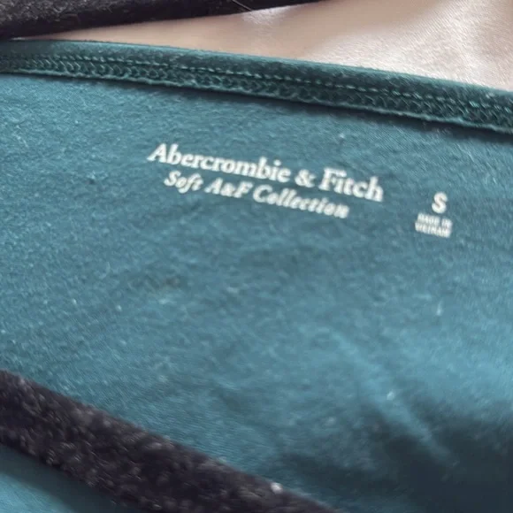 Abercrombie body suit size small - Picture 2 of 3